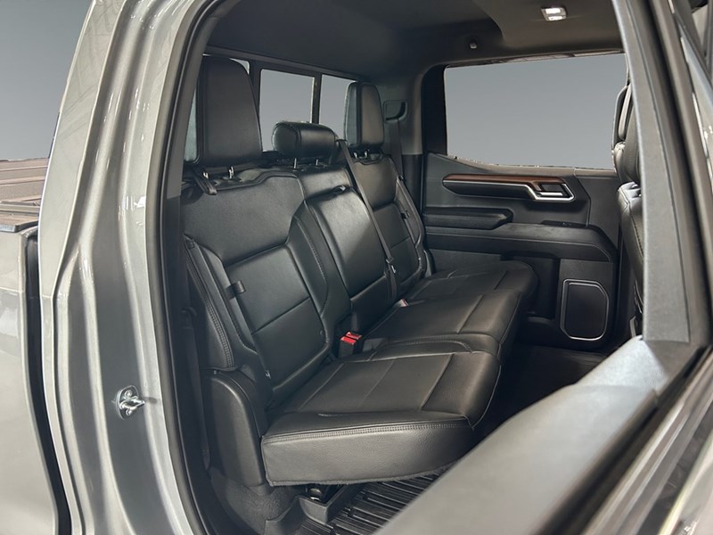 2023 GMC Sierra 1500 4WD Crew Cab 147" Denali