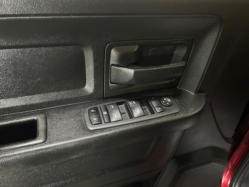 2019 RAM 1500 Classic Express 4x4 Crew