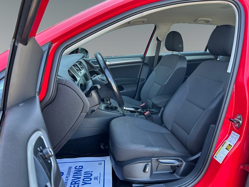 2017 Volkswagen Golf 1.8 TSI Comfortline | Ultra Low KM's