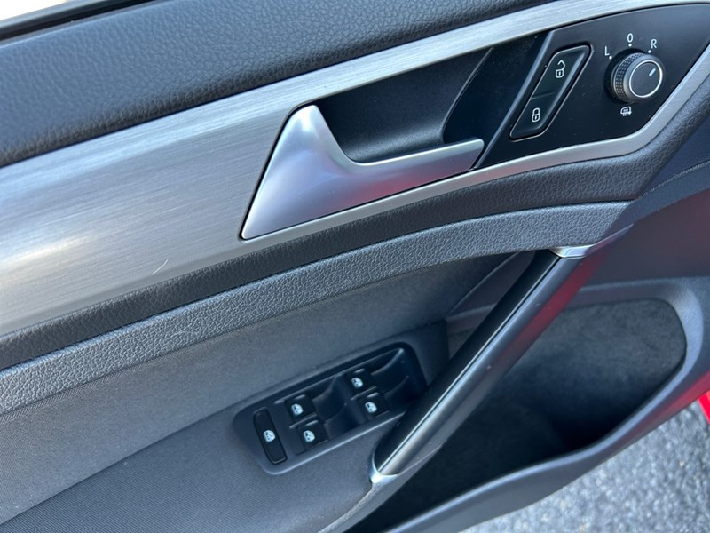 2017 Volkswagen Golf 1.8 TSI Comfortline | Ultra Low KM's