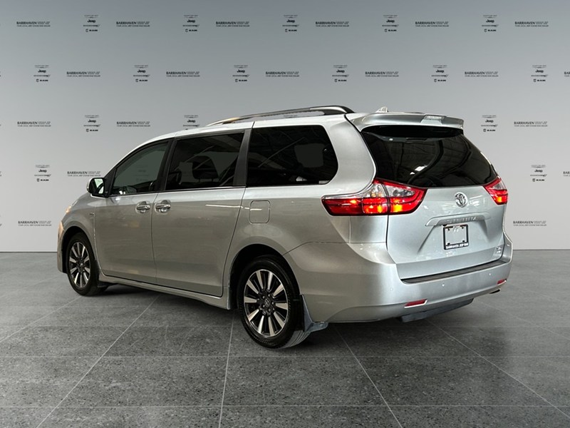 2020 Toyota Sienna XLE 7-Passenger AWD