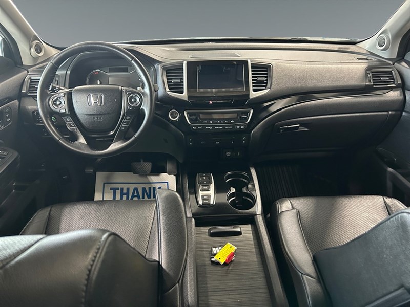 2018 Honda Pilot Touring | Low KM's