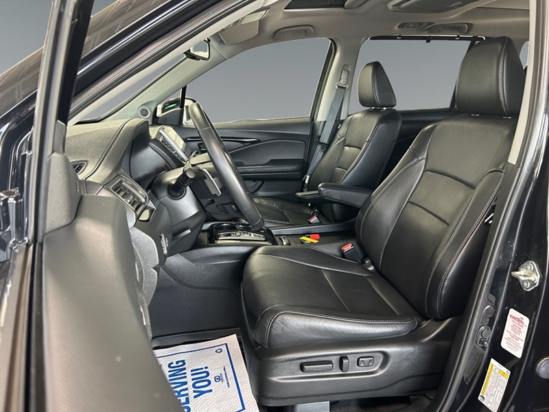 2018 Honda Pilot Touring | Low KM's