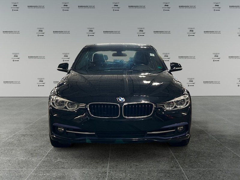 2018 BMW 330 330i xDrive | Low Km's
