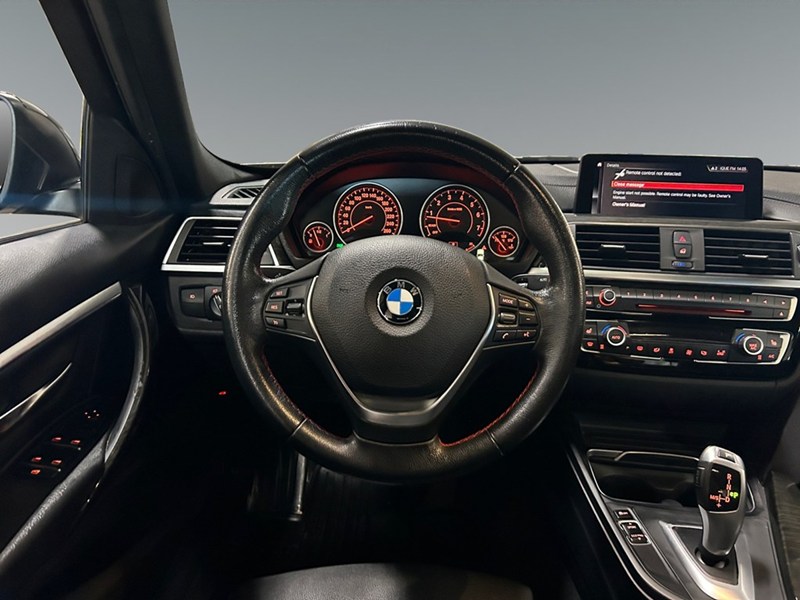 2018 BMW 330 330i xDrive | Low Km's
