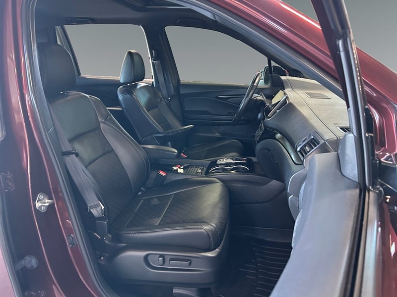 2019 Honda Passport Touring AWD | Ultra Low KM’s