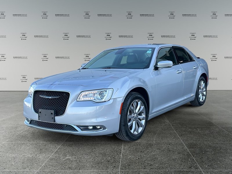 2021 Chrysler 300 Touring L AWD | Low KM’s
