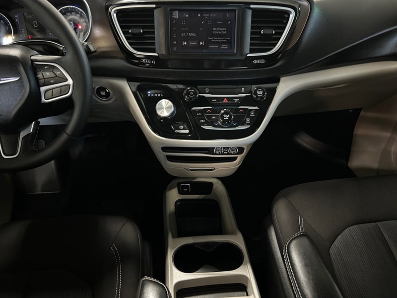 2022 Chrysler Grand Caravan SXT | Low KM's