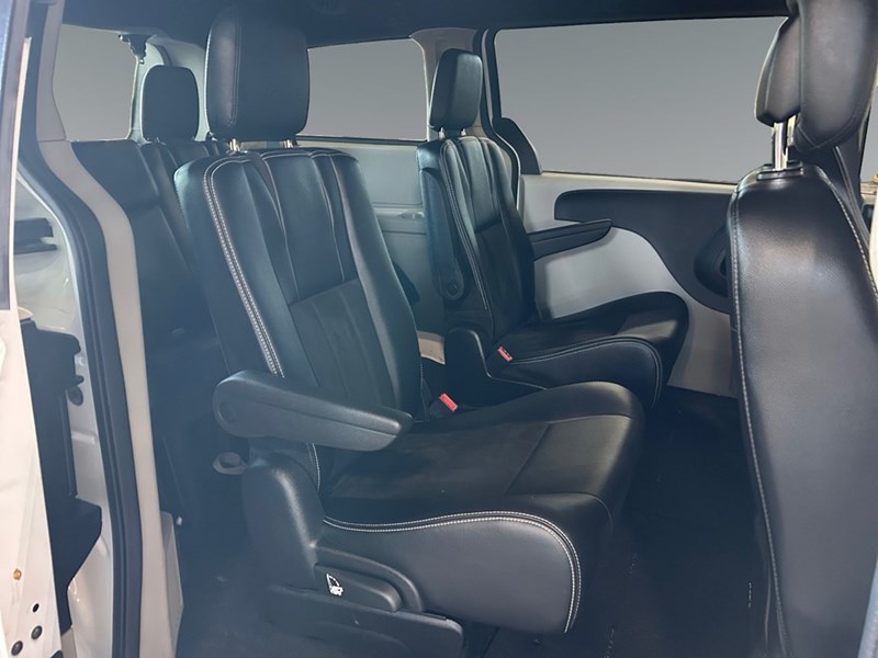 2019 Dodge Grand Caravan SXT Premium Plus | DVD | Nav | Low KM's