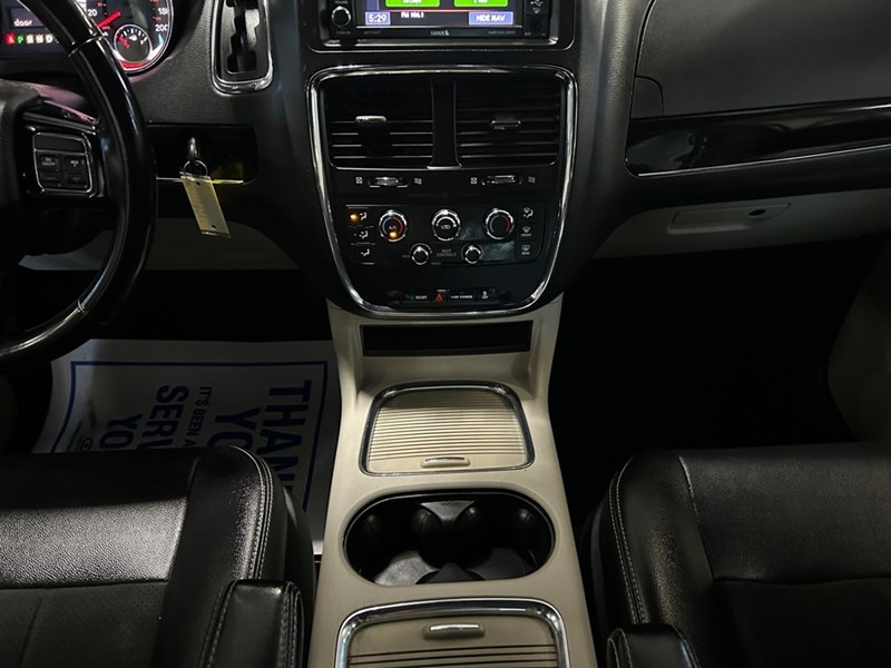 2019 Dodge Grand Caravan SXT Premium Plus | DVD | Nav | Low KM's