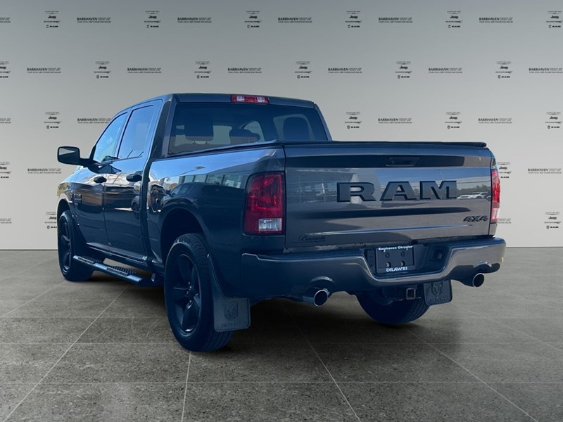 2021 RAM 1500 Classic Express 4x4 Crew V8 Hemi | Low KM’s