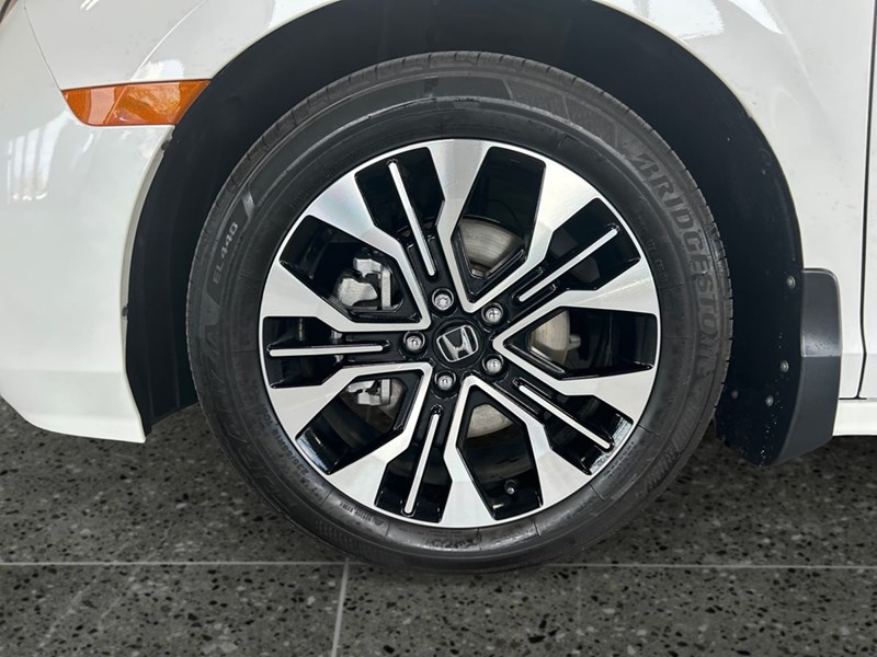 2025 Honda Odyssey Touring Auto