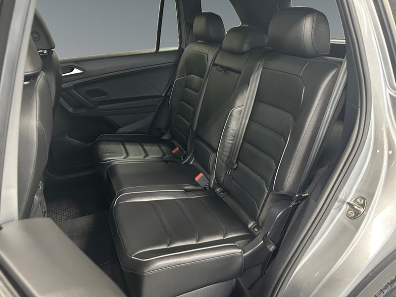 2019 Volkswagen Tiguan Highline R-Line 4MOTION | Ultra Ultra Low KM's