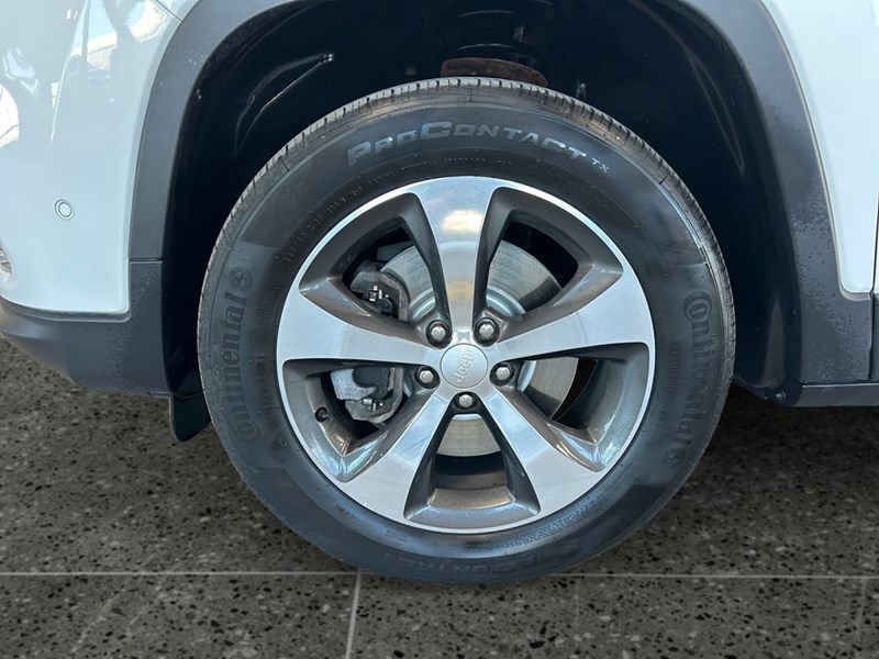 2019 Jeep Cherokee Limited 4x4 | Ultra Ultra Low KM's