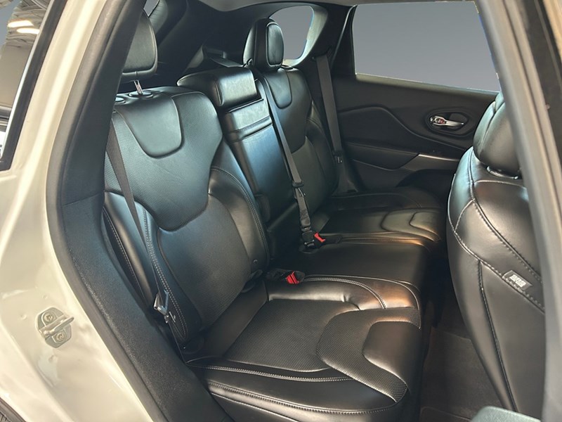 2019 Jeep Cherokee Limited 4x4 | Ultra Ultra Low KM's