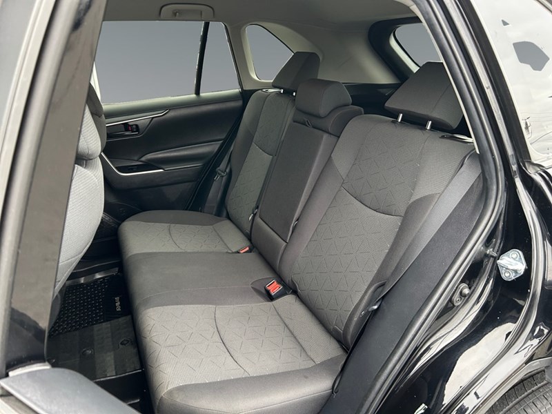 2021 Toyota RAV4 LE AWD | Ultra Low KM's