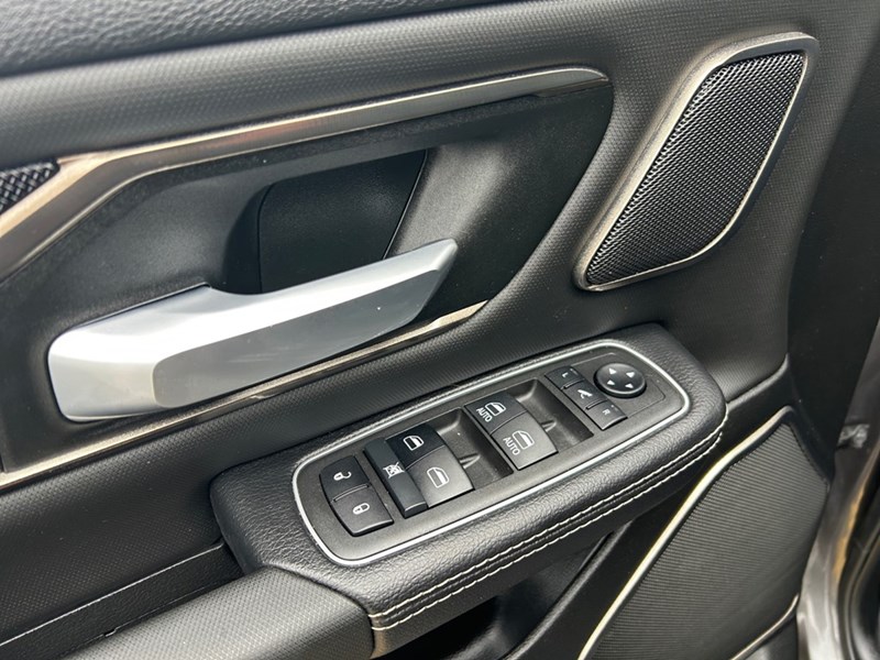 2022 RAM 1500 Sport 4x4 Crew | Low KM's