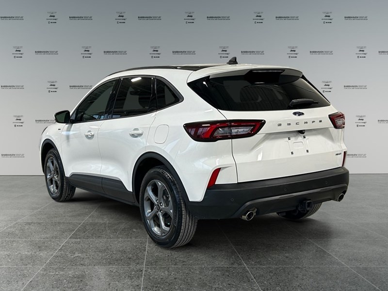 2025 Ford Escape ST-Line Select AWD | Like NEW