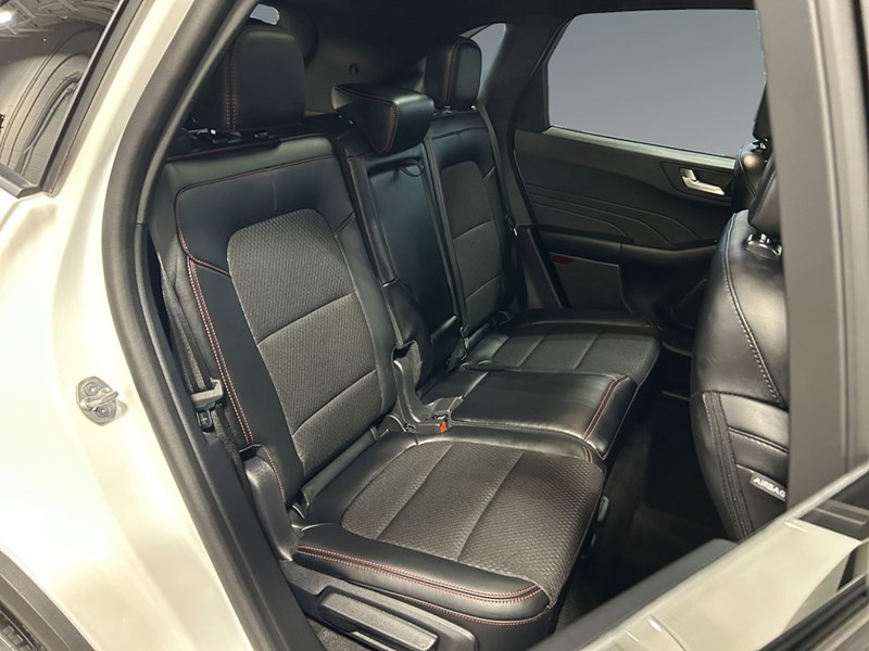 2025 Ford Escape ST-Line Select AWD | Like NEW