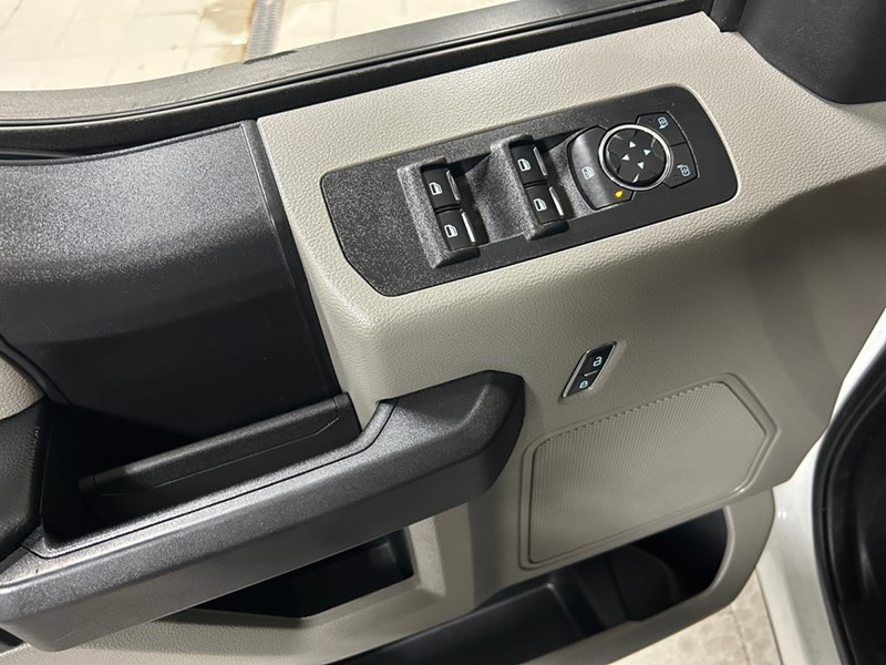 2019 Ford F-150 XL 4WD SuperCrew | Low KM's