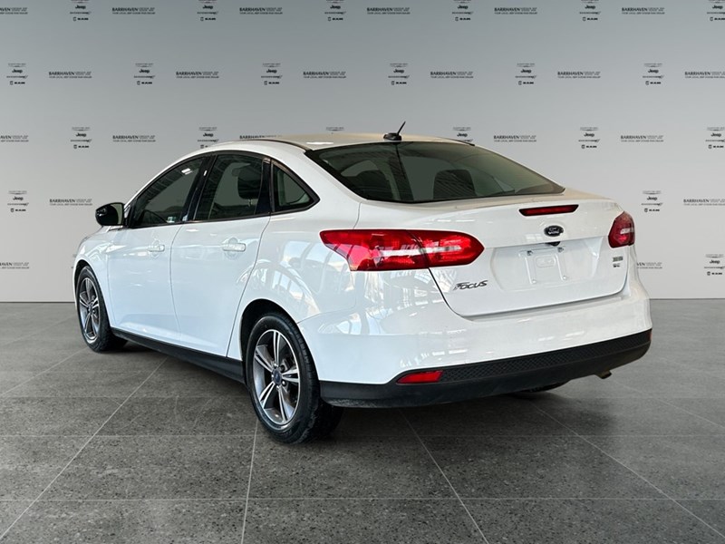 2017 Ford Focus SE | Low KM's