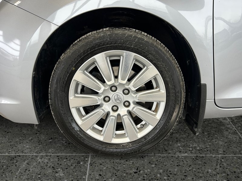 2017 Toyota Sienna XLE Limited | 7-Pass | AWD | Ultra Low KM's