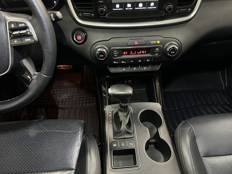 2020 Kia Sorento EX + V6 AWD | 7-Pass | Ultra Low KM's
