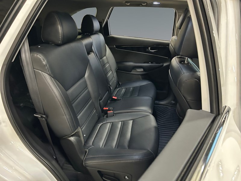 2020 Kia Sorento EX + V6 AWD | 7-Pass | Ultra Low KM's