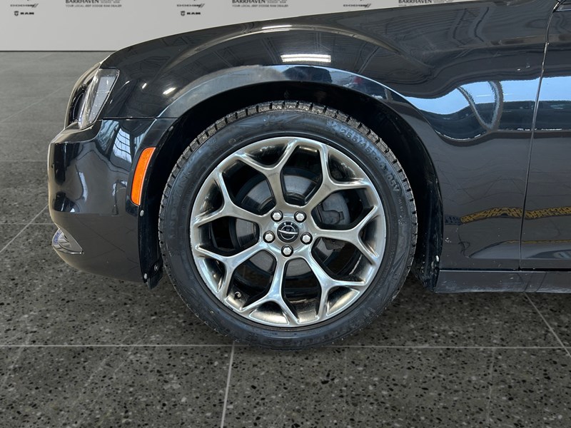 2015 Chrysler 300 4dr Sdn 300S RWD