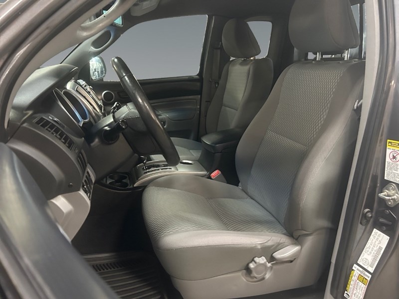 2015 Toyota Tacoma 4WD Access Cab V6 Auto | Ultra Low KM's