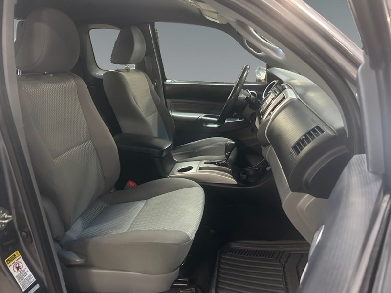 2015 Toyota Tacoma 4WD Access Cab V6 Auto | Ultra Low KM's