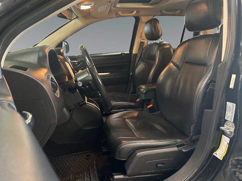 2016 Jeep Compass 4WD High Altitude | Sunroof | Leather | Low KM's
