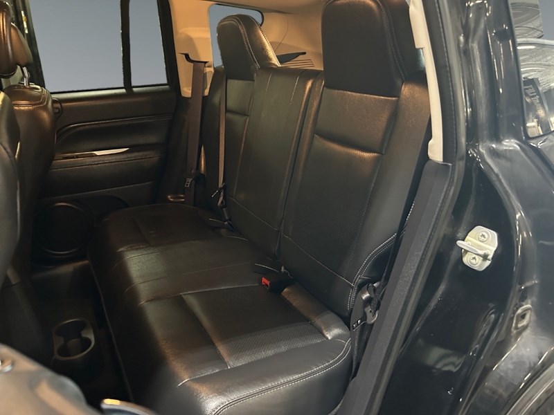 2016 Jeep Compass 4WD High Altitude | Sunroof | Leather | Low KM's