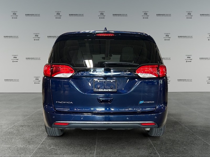 2018 Chrysler Pacifica Hybrid Touring-L | Ultra Low KM's