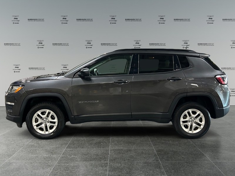 2018 Jeep Compass Sport 4x4 | Ultra Low KM's