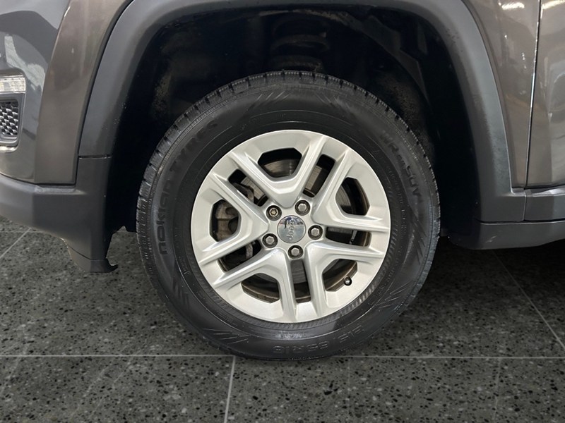 2018 Jeep Compass Sport 4x4 | Ultra Low KM's