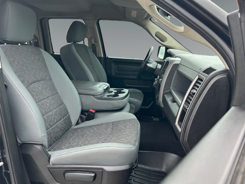 2019 RAM 1500 Classic Express Night 4X4