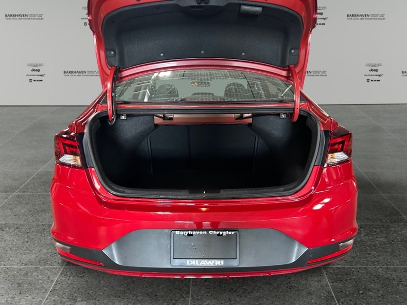 2020 Hyundai Elantra Essential IVT | Ultra Low KM's