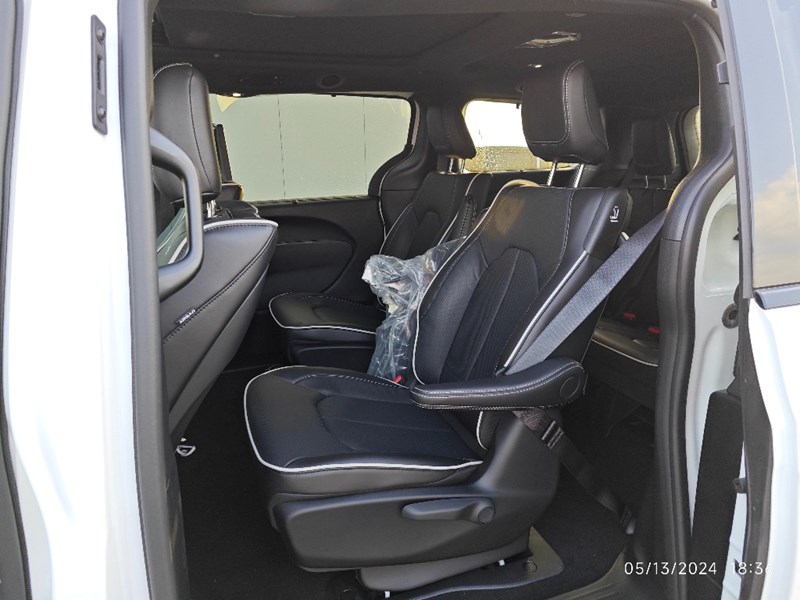 2024 Chrysler Pacifica Hybrid Premium S Appearance | DVD, Leather, Sunroof