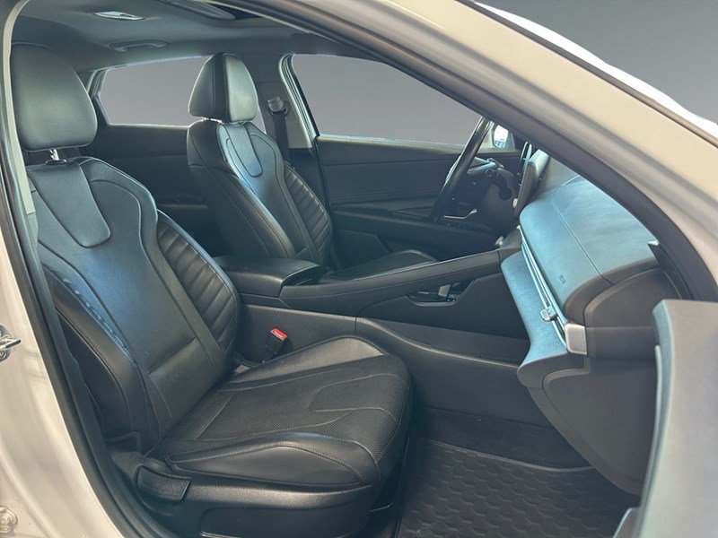 2021 Hyundai Elantra Ultimate IVT | Low KM's