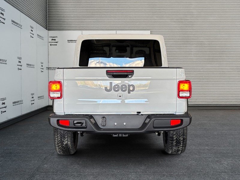 2026 Jeep Gladiator NightHawk 4x4