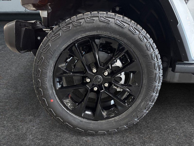 2026 Jeep Gladiator NightHawk 4x4