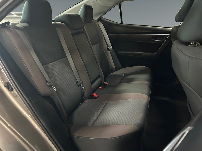 2018 Toyota Corolla LE Upgrade | Sunroof | Alloy Wheels | Ultra Low KM