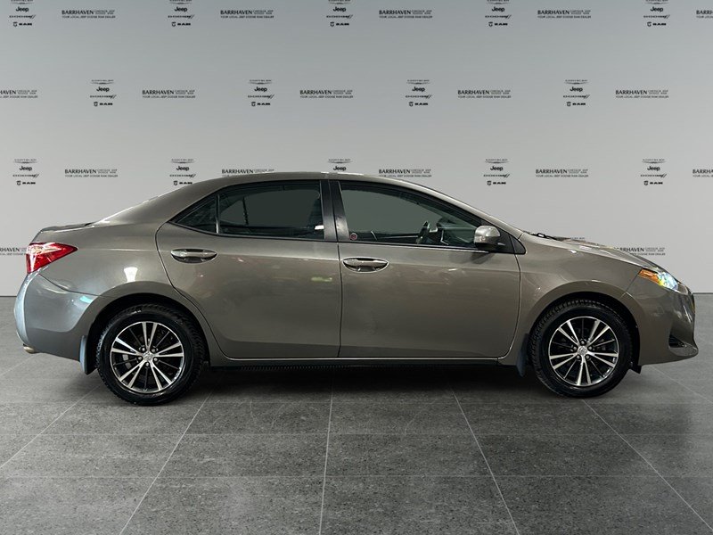 2018 Toyota Corolla LE Upgrade | Sunroof | Alloy Wheels | Ultra Low KM