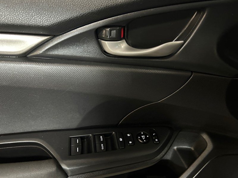 2020 Honda Civic LX Hatch | Low KM's