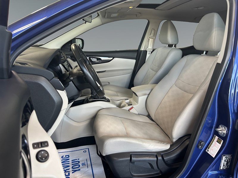 2019 Nissan Qashqai SV CVT | Sunroof | Ultra LOW KM's