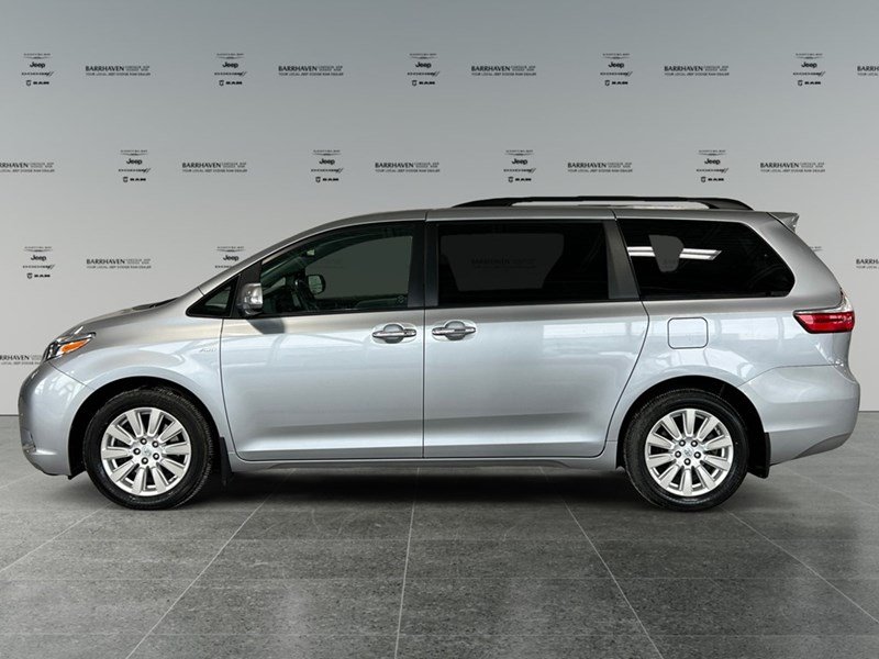 2017 Toyota Sienna XLE Limited | 7-Pass | AWD | Ultra Low KM's
