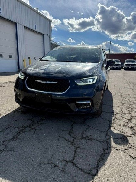 2025 Chrysler Pacifica Hybrid Select