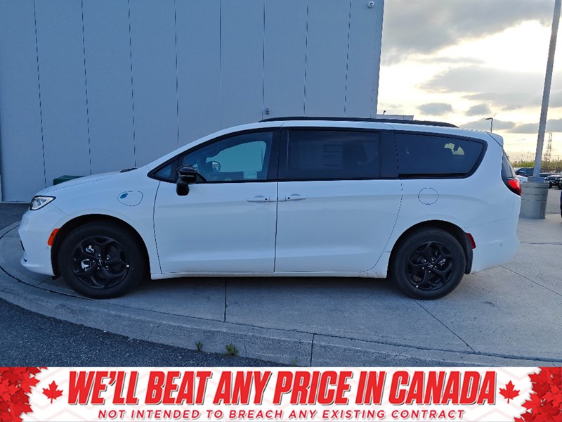 2024 Chrysler Pacifica Hybrid Premium S Appearance | DVD, FamCam, Leather