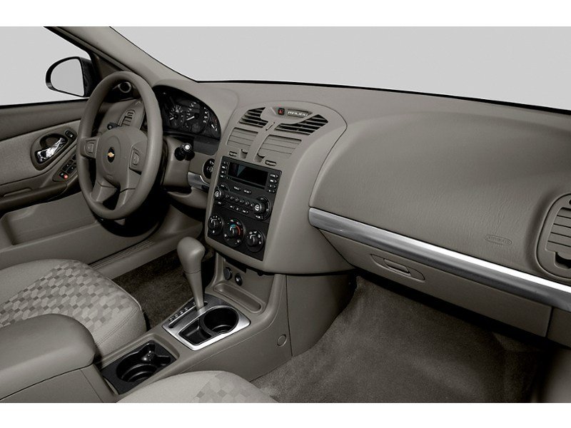 2004 Chevrolet Malibu MAXX 4dr Sdn LS Interior Shot 1